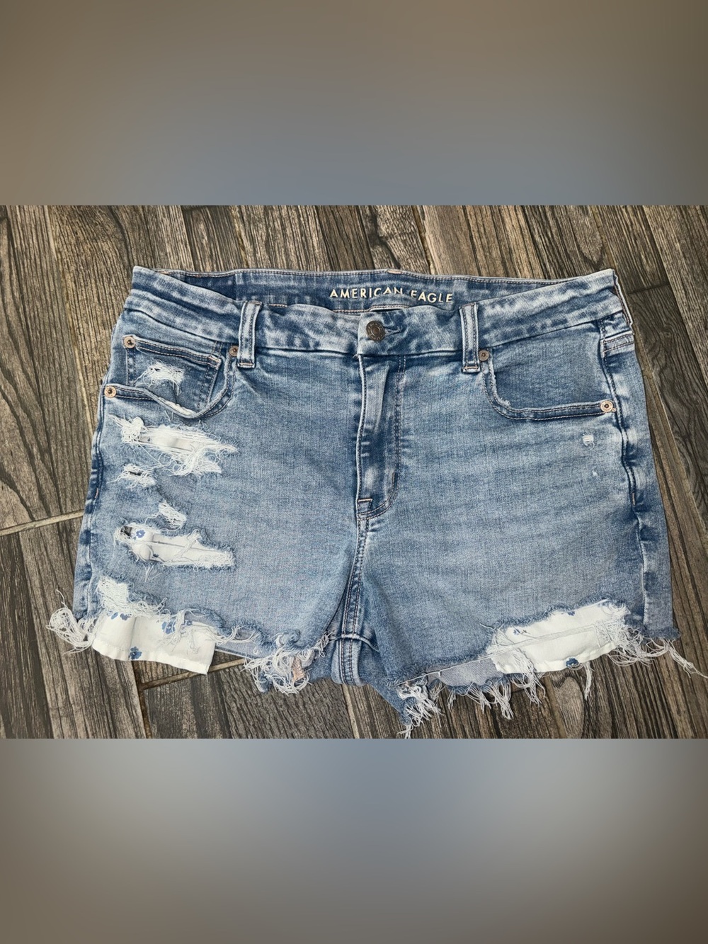 American Eagle Womens distressed Curvy High Rise Shortie - size 12